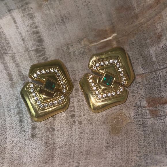 Swarovski Swan Green Emerald Clip-On Earrings - Picture 2 of 6